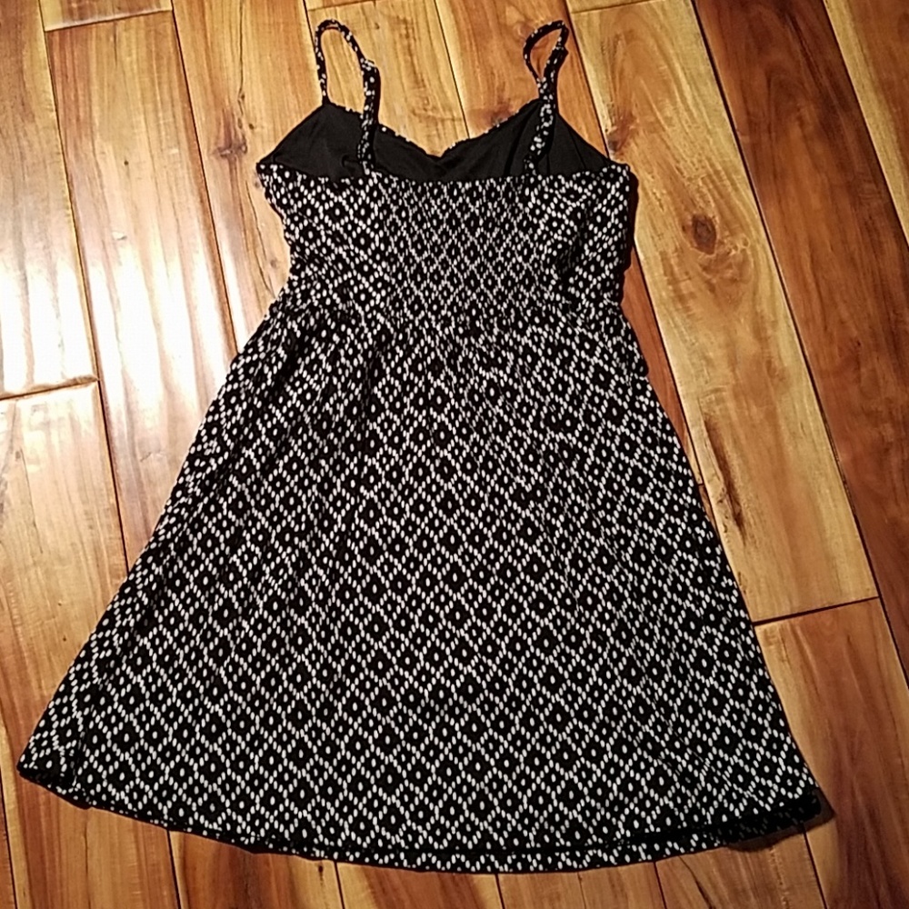 Loft Dress - Picture 4 of 4
